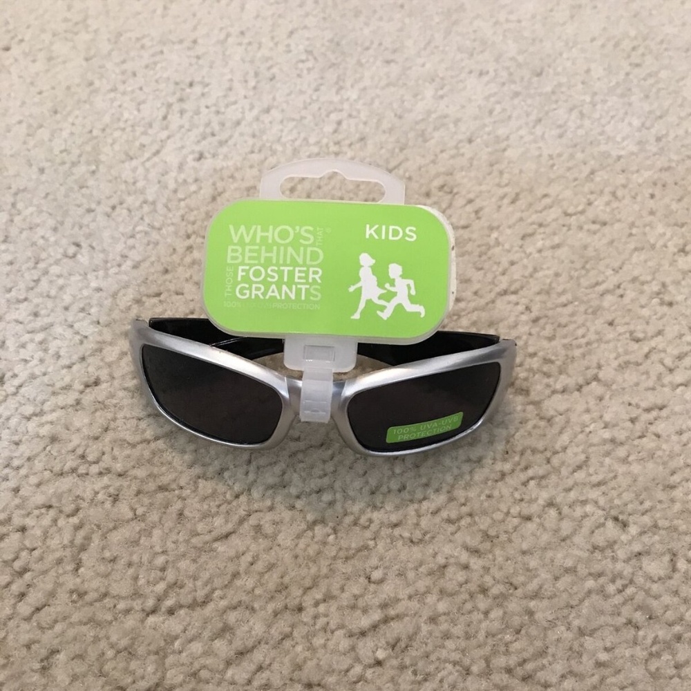 Foster Grant kids sunglasses, silver & black - NEW.